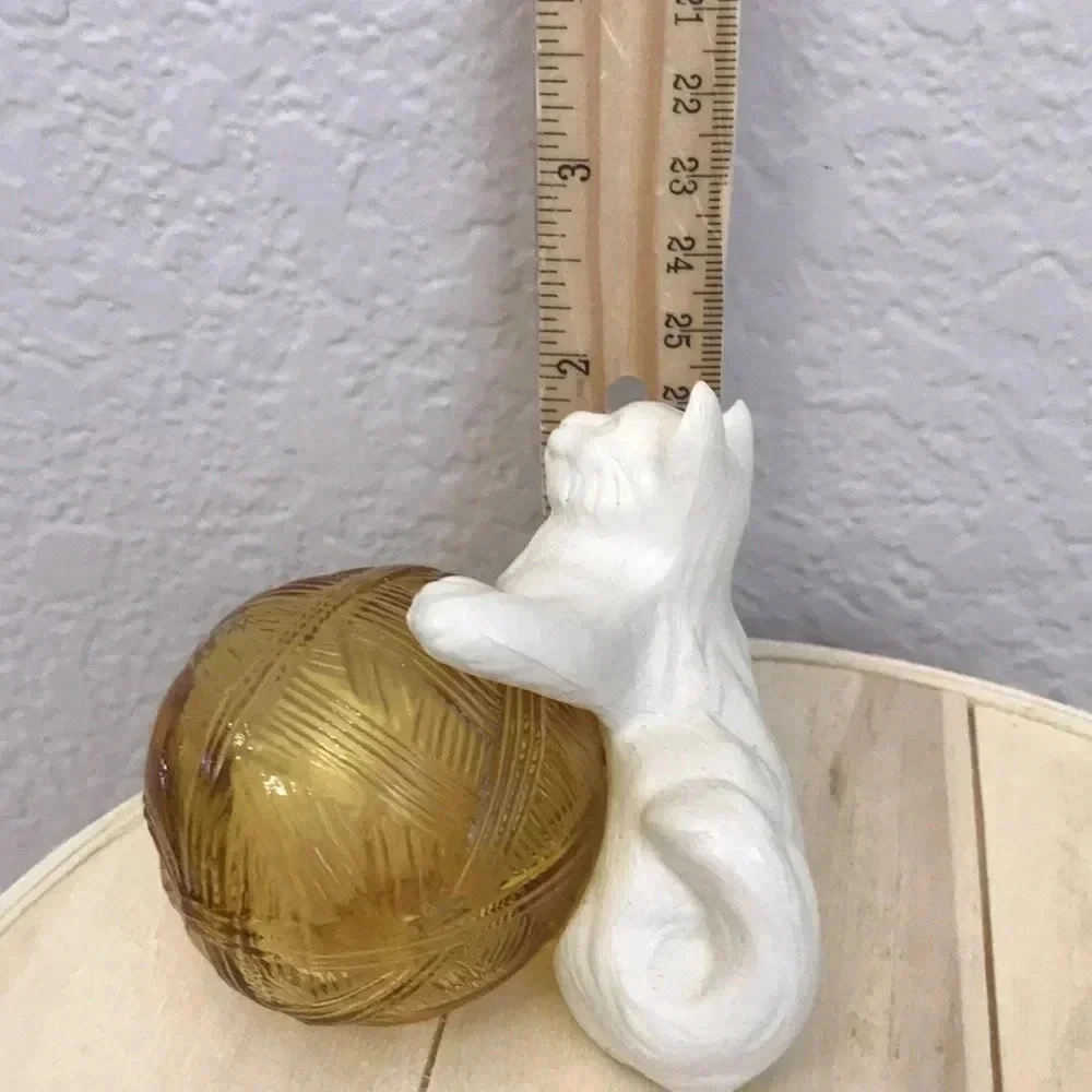 Vintage Avon Cat Playing withTwine